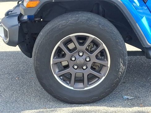 Used 2021 Jeep Gladiator Overland w/ LED Lighting Group image 8