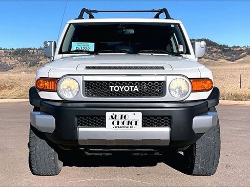 Used 2014 Toyota FJ Cruiser 4WD image 2
