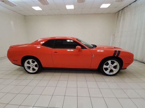 Used 2020 Dodge Challenger SXT RWD image 25