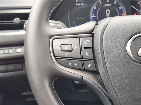 Used 2021 Lexus UX 200 w/ Premium Package image 37