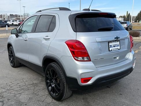 Used 2022 Chevrolet Trax LT w/ Driver Confidence Package image 6