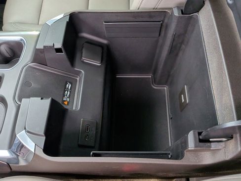 Used 2023 GMC Sierra 1500 SLT image 35