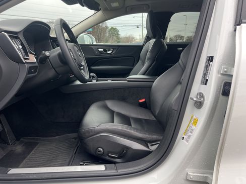 Used 2023 Volvo V60 B5 Cross Country Plus w/ Climate Package image 16