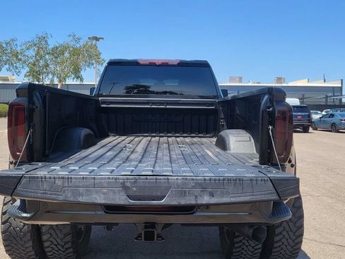 Used 2022 GMC Sierra 3500 Denali w/ Denali Ultimate Package AWD/4WD image 12