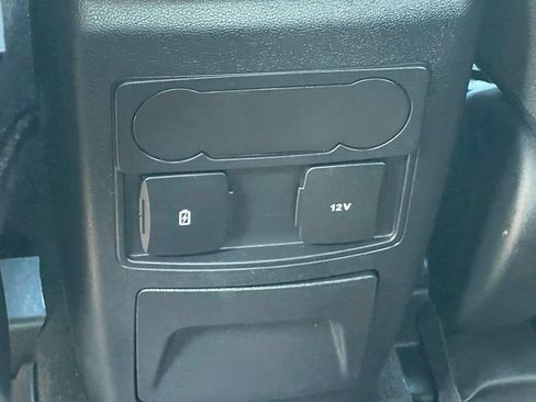 Used 2024 Ford Explorer XLT AWD/4WD image 23