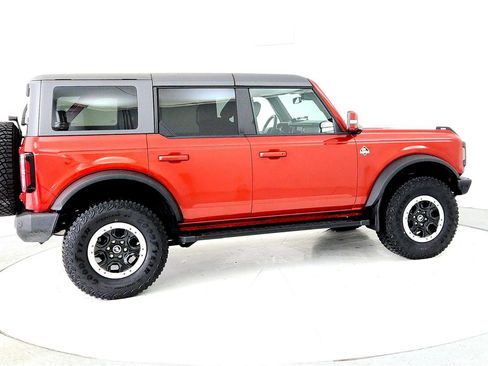 Used 2024 Ford Bronco Outer Banks w/ Sasquatch Package image 6