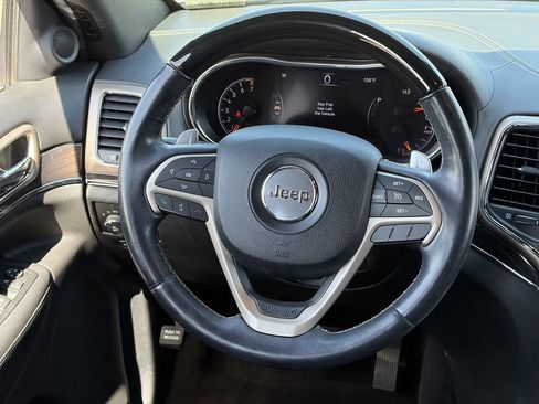 Used 2017 Jeep Grand Cherokee Overland RWD image 16