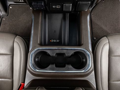 Used 2023 GMC Sierra 3500 SLT w/ SLT Premium Package image 28