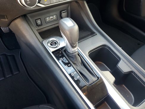 Used 2025 Nissan Sentra SV image 23