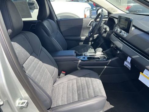 Used 2025 Mitsubishi Outlander SE AWD/4WD image 6