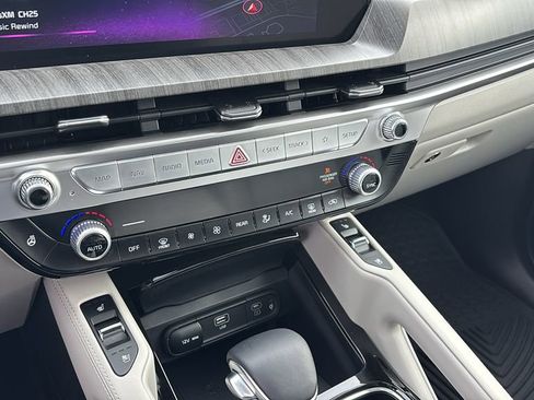 Used 2023 Kia Telluride EX image 20
