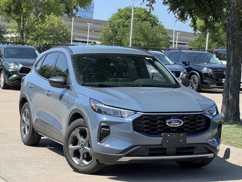 Used 2025 Ford Escape ST-Line w/ Tech Pack #1 FWD image 1
