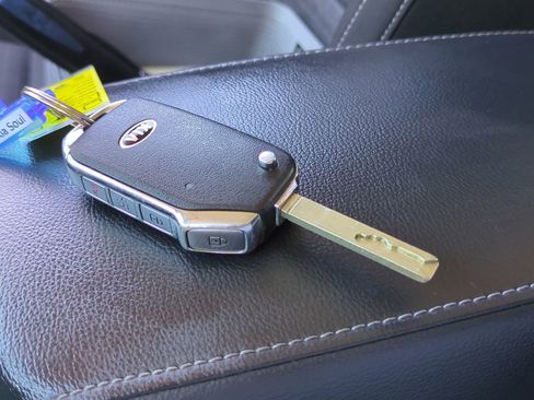 Certified 2021 Kia Soul S image 26