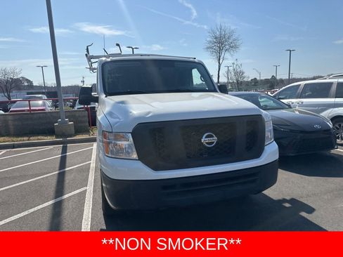 Used 2017 Nissan NV 2500 SV image 2