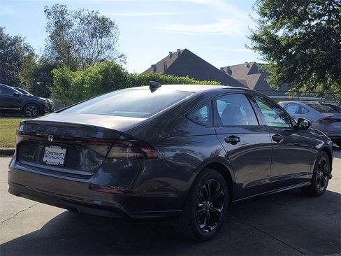 New 2025 Honda Accord SE image 4