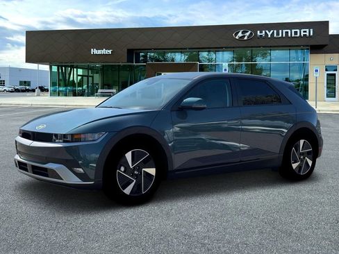 New 2026 Hyundai Ioniq 5 SE RWD image 2