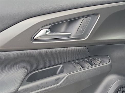 New 2026 Chevrolet Equinox EV LT image 20