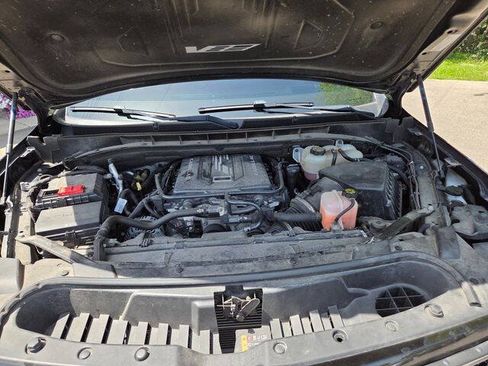 Used 2023 Cadillac Escalade ESV V AWD/4WD image 10