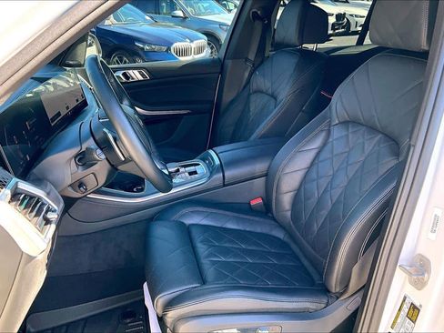 Used 2024 BMW X5 xDrive40i w/ Premium Package image 8