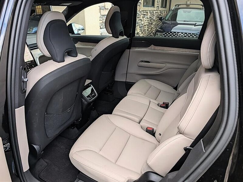Used 2025 Volvo EX90 Plus AWD/4WD image 26