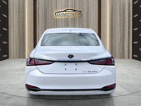 Used 2022 Lexus ES 250 w/ Premium Package image 10