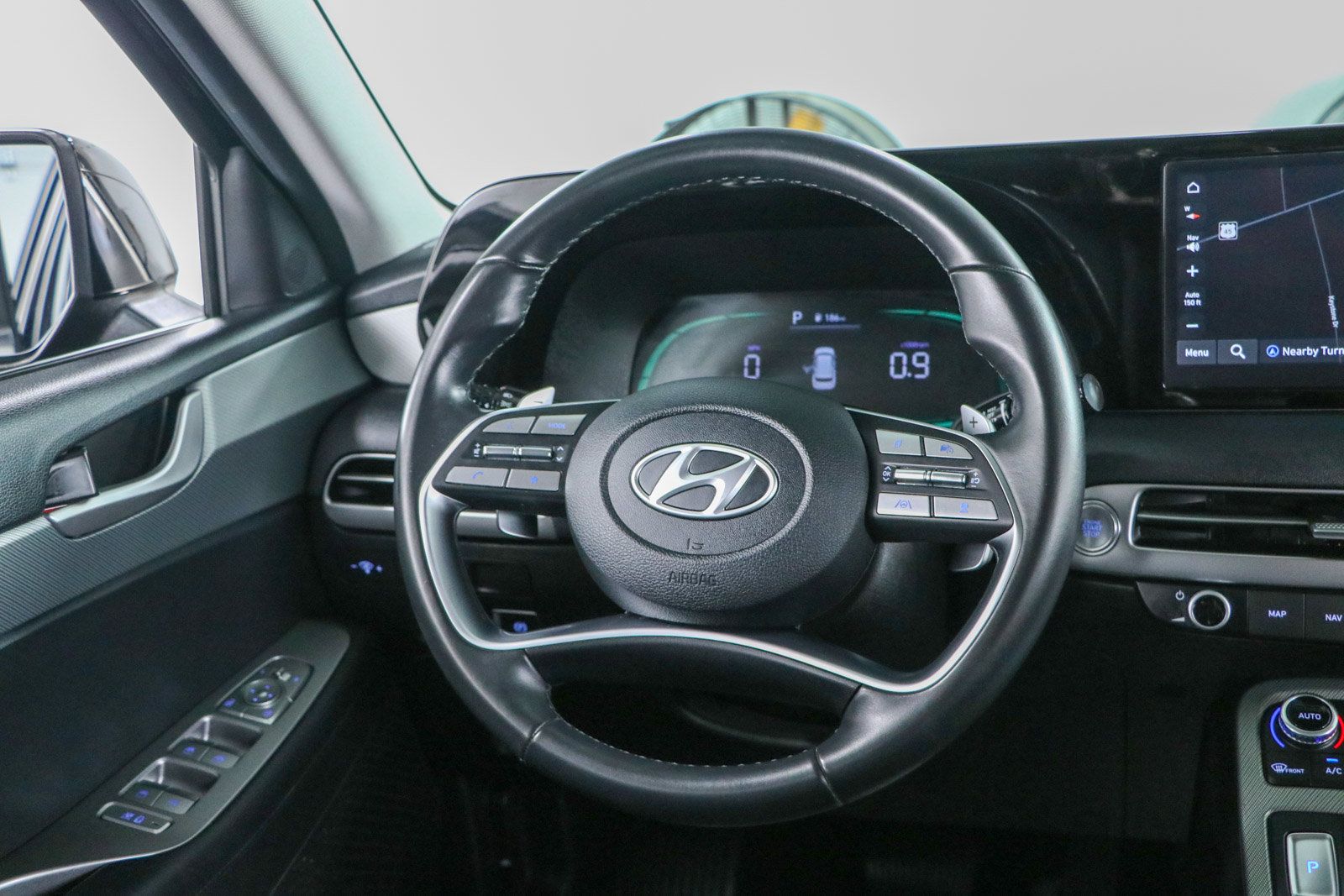 Used 2025 Hyundai Palisade SEL FWD image 12