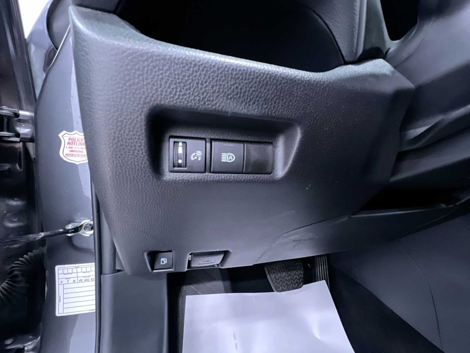 Used 2025 Toyota RAV4 XLE AWD/4WD image 16