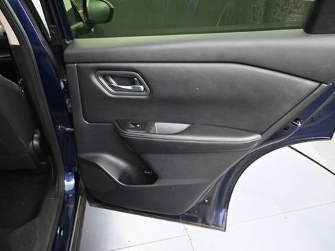 Used 2024 Nissan Rogue SV FWD image 26