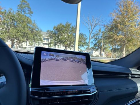 New 2026 Jeep Compass Limited image 17