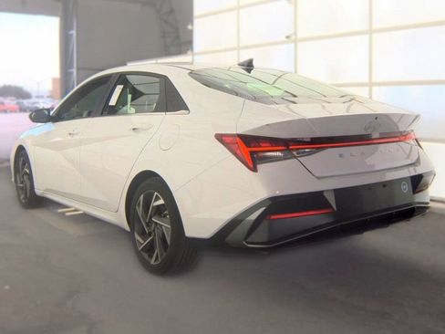 Certified 2025 Hyundai Elantra SEL FWD image 6