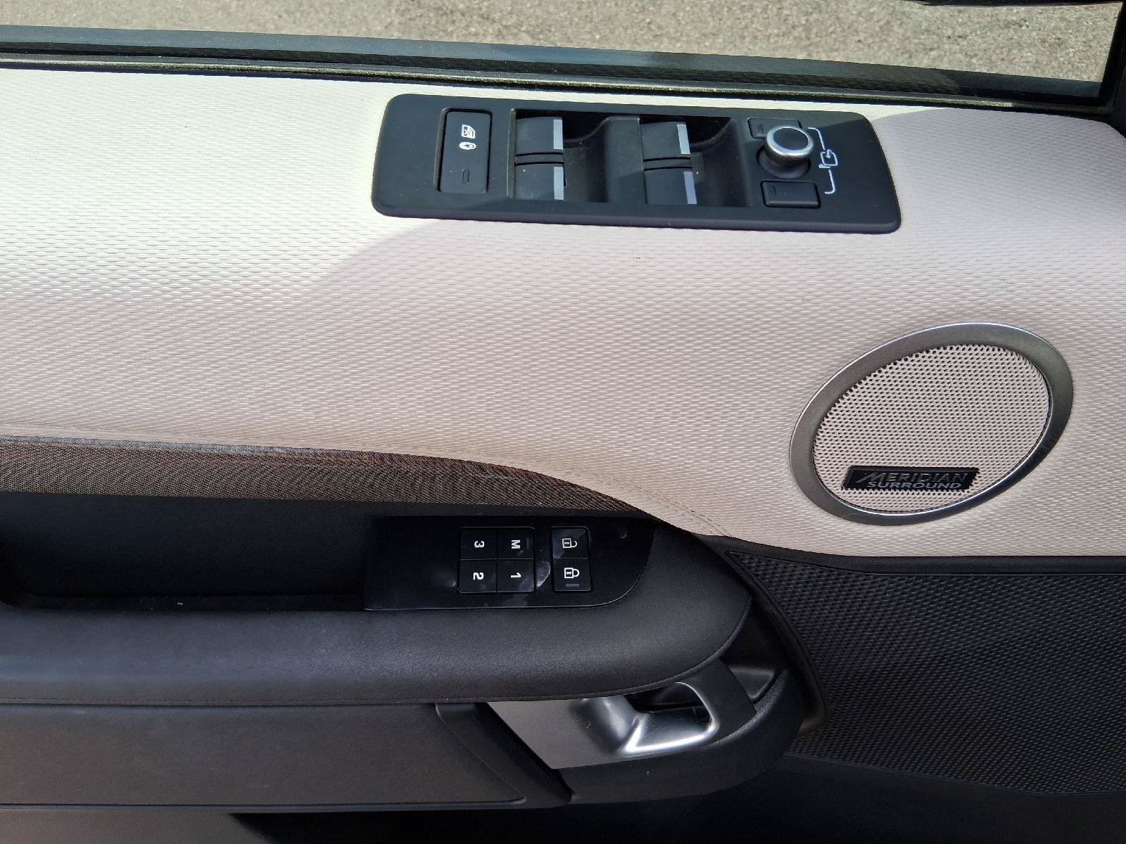 Used 2021 Land Rover Discovery HSE R-Dynamic AWD/4WD image 21