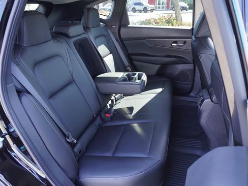 Certified 2025 Nissan Murano SV image 9