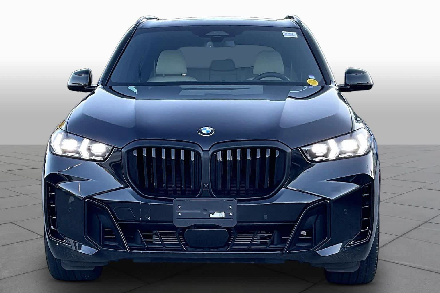 Used 2024 BMW X5 xDrive40i w/ M Sport Package AWD/4WD image 3
