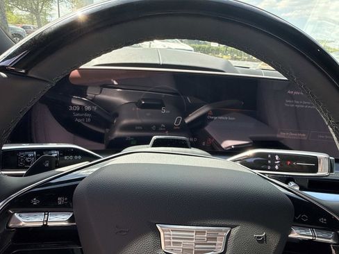 New 2026 Cadillac Lyriq Signature Sport w/ LPO, Floor Liner Package RWD image 31
