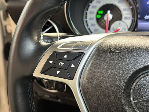 Used 2015 Mercedes-Benz SLK 350 image 28