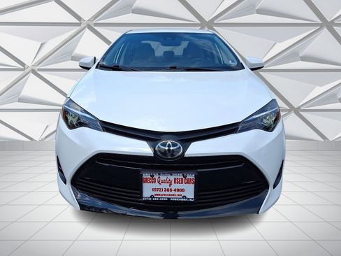 Used 2019 Toyota Corolla LE image 3