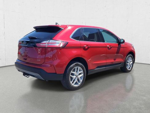 Used 2024 Ford Edge SEL w/ Convenience Package image 7