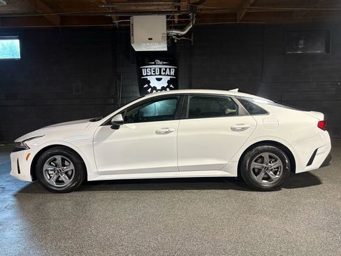 Used 2022 Kia K5 LXS FWD image 2
