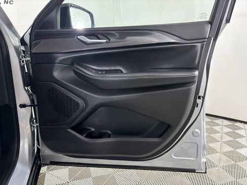 Used 2024 Volkswagen Atlas Cross Sport SEL Premium R-Line AWD/4WD image 32