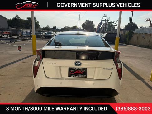 Used 2017 Toyota Prius Two w/ Prius Two Safety Plus Package FWD image 7
