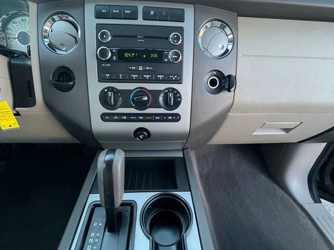 Used 2014 Ford Expedition EL XLT image 11