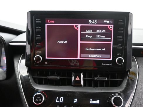 Used 2022 Toyota Corolla LE image 21