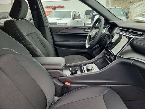 New 2026 Jeep Grand Cherokee L Laredo AWD/4WD image 33