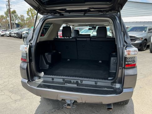 Used 2021 Toyota 4Runner SR5 Premium w/ Moonroof Package AWD/4WD image 25