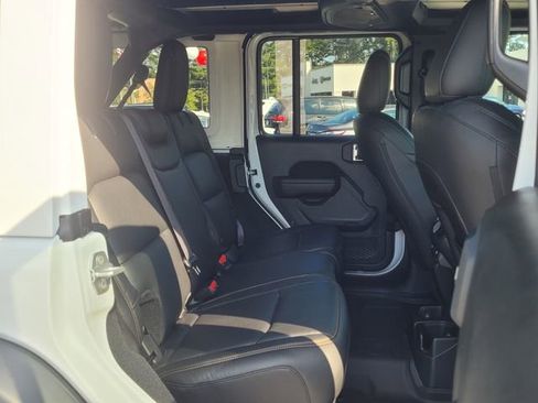 Used 2025 Jeep Wrangler Unlimited Sport AWD/4WD image 14