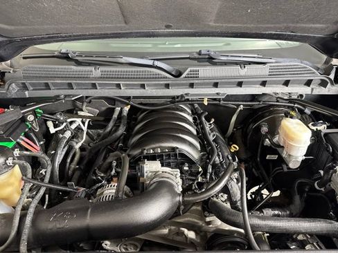 Used 2019 Chevrolet Silverado 1500 LD LT AWD/4WD image 12