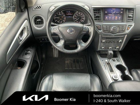 Used 2020 Nissan Pathfinder SL image 14