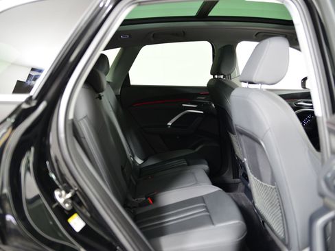 Certified 2025 Audi Q5 Premium Plus image 21