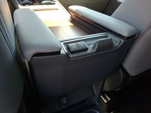 Certified 2024 Toyota Sienna XLE w/ XLE Plus Package AWD/4WD image 11