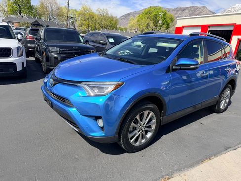 Used 2018 Toyota RAV4 Limited AWD/4WD image 8